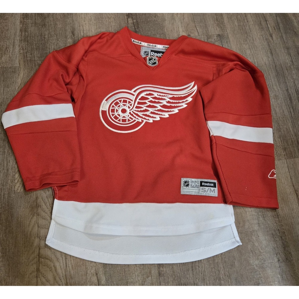 REEBOK DETROIT RED WINGS NHL HOCKEY JERSEY Sz Small/Medium - Distressed